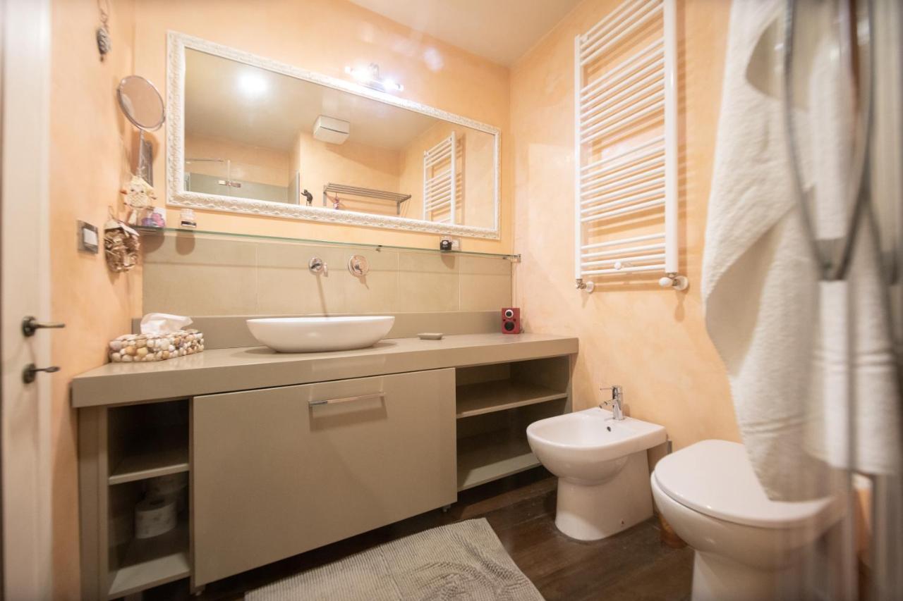 Residenza Al Pavone Luxury With Terrace Apartment Lucca Bagian luar foto