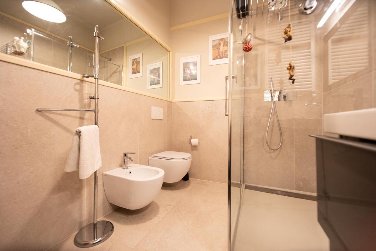 Residenza Al Pavone Luxury With Terrace Apartment Lucca Bagian luar foto