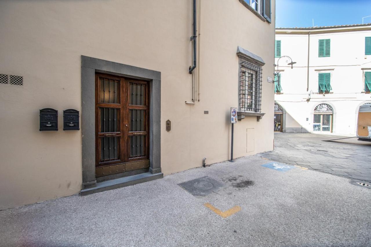 Residenza Al Pavone Luxury With Terrace Apartment Lucca Bagian luar foto