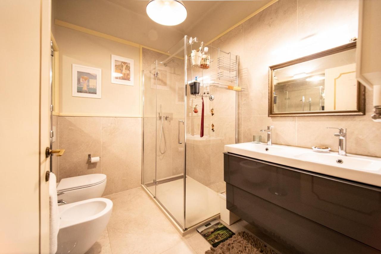 Residenza Al Pavone Luxury With Terrace Apartment Lucca Bagian luar foto
